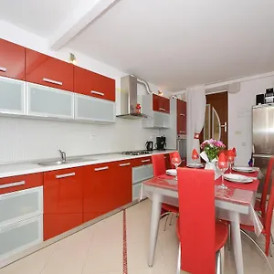apartment-nikolina-trogir.splithotels.org/
